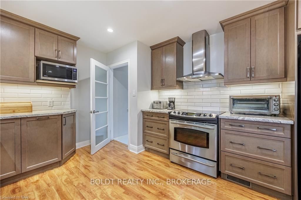 Photo 12 of 33 Patricia Drive, St. Catharines, Carlton/Bunting — HOMEH