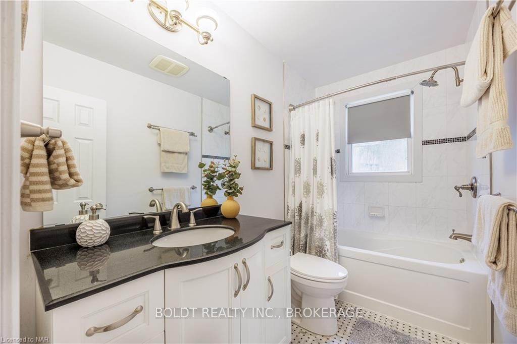 Photo 15 of 33 Patricia Drive, St. Catharines, Carlton/Bunting — HOMEH