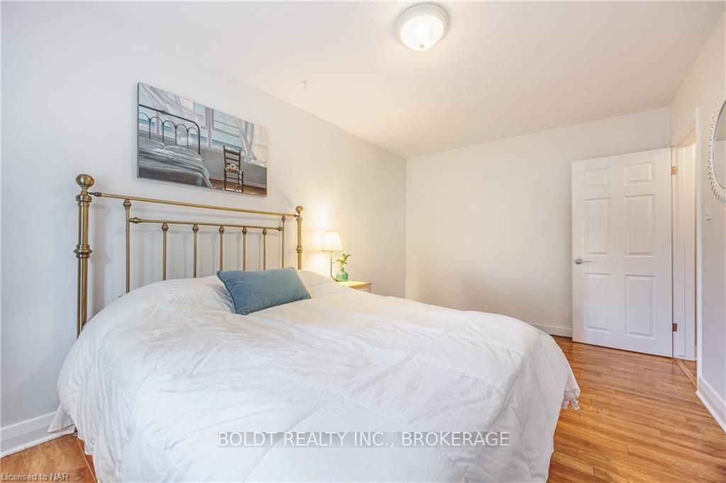 Photo 16 of 33 Patricia Drive, St. Catharines, Carlton/Bunting — HOMEH