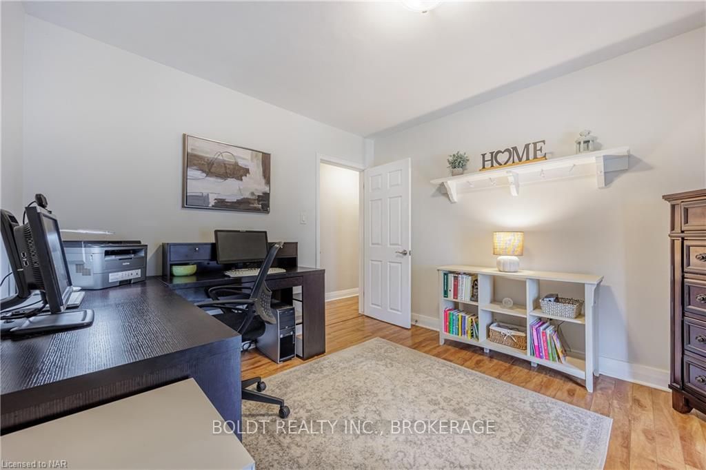 Photo 20 of 33 Patricia Drive, St. Catharines, Carlton/Bunting — HOMEH