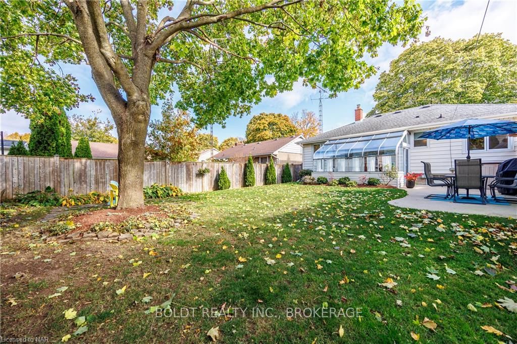 Photo 32 of 33 Patricia Drive, St. Catharines, Carlton/Bunting — HOMEH