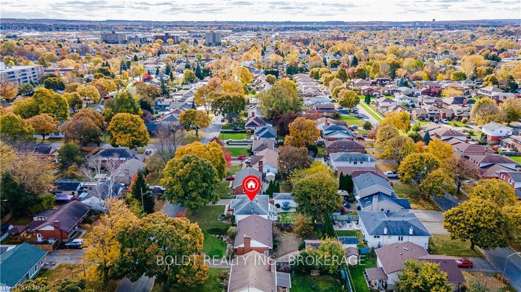 Photo 38 of 33 Patricia Drive, St. Catharines, Carlton/Bunting — HOMEH