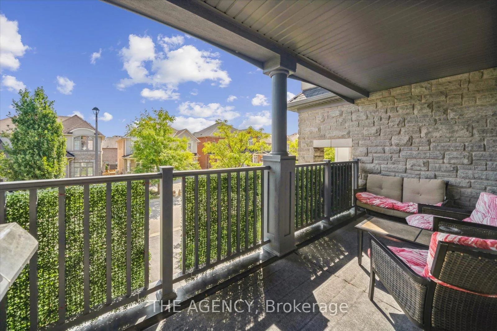 Photo 7 of 32 Timna Crescent, Vaughan, Patterson — HOMEH