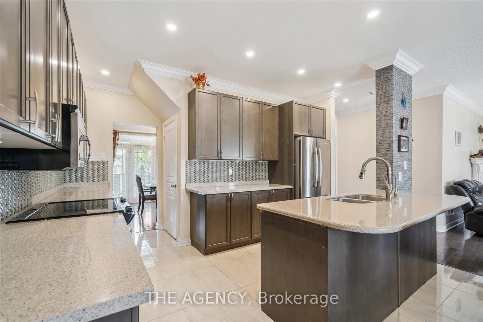 Photo 10 of 32 Timna Crescent, Vaughan, Patterson — HOMEH