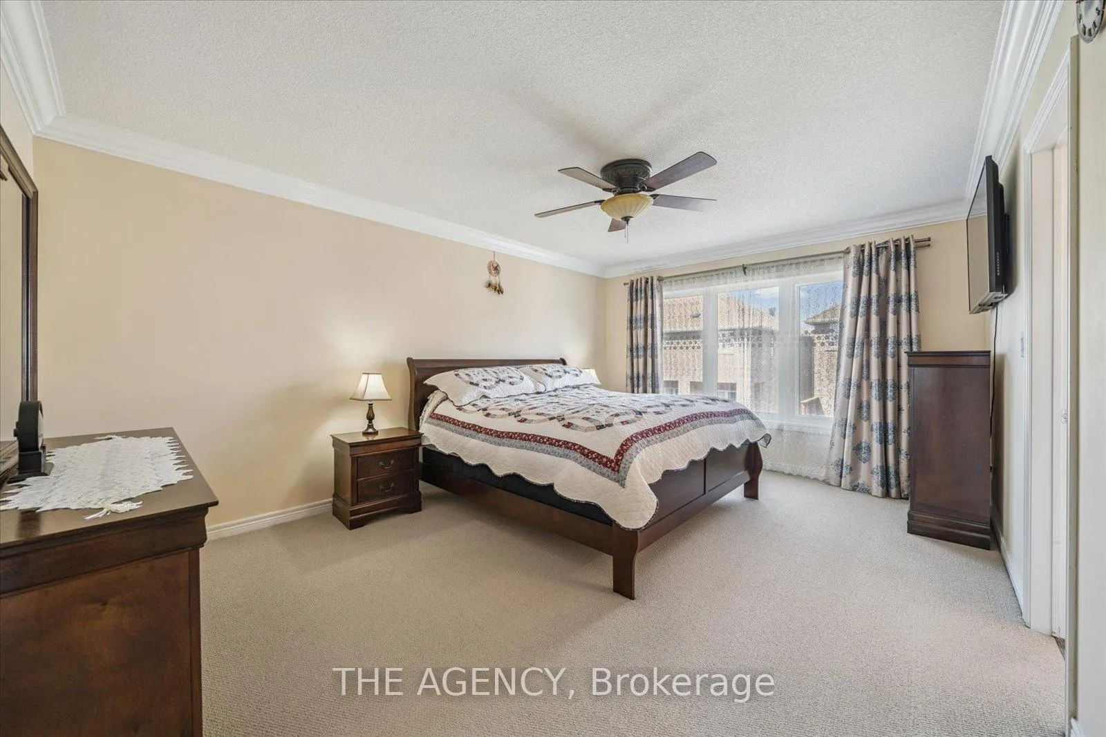 Photo 15 of 32 Timna Crescent, Vaughan, Patterson — HOMEH
