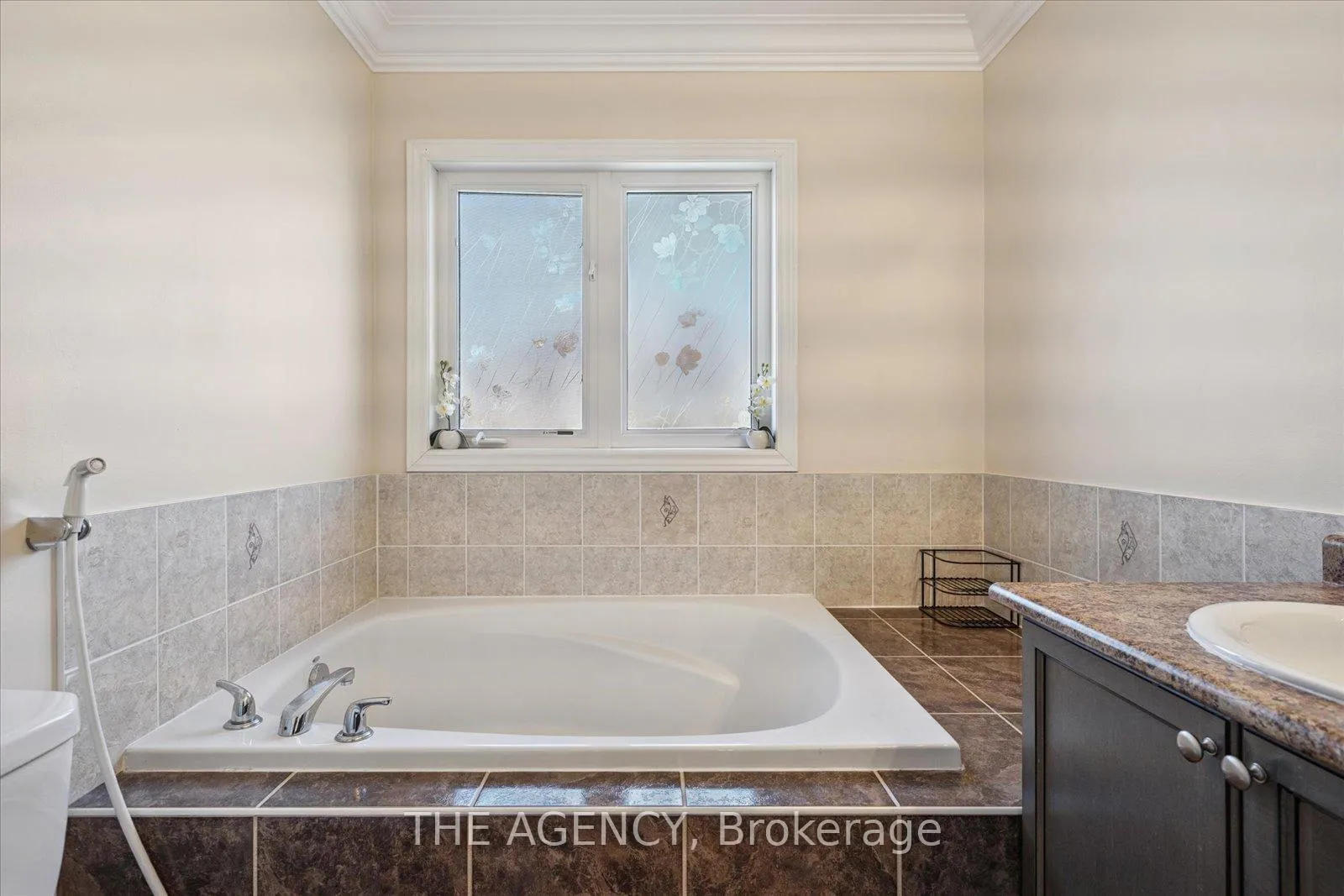 Photo 18 of 32 Timna Crescent, Vaughan, Patterson — HOMEH