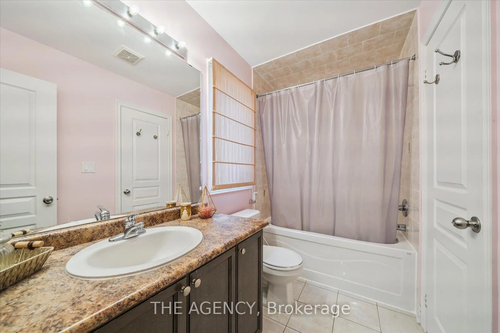 Photo 20 of 32 Timna Crescent, Vaughan, Patterson — HOMEH
