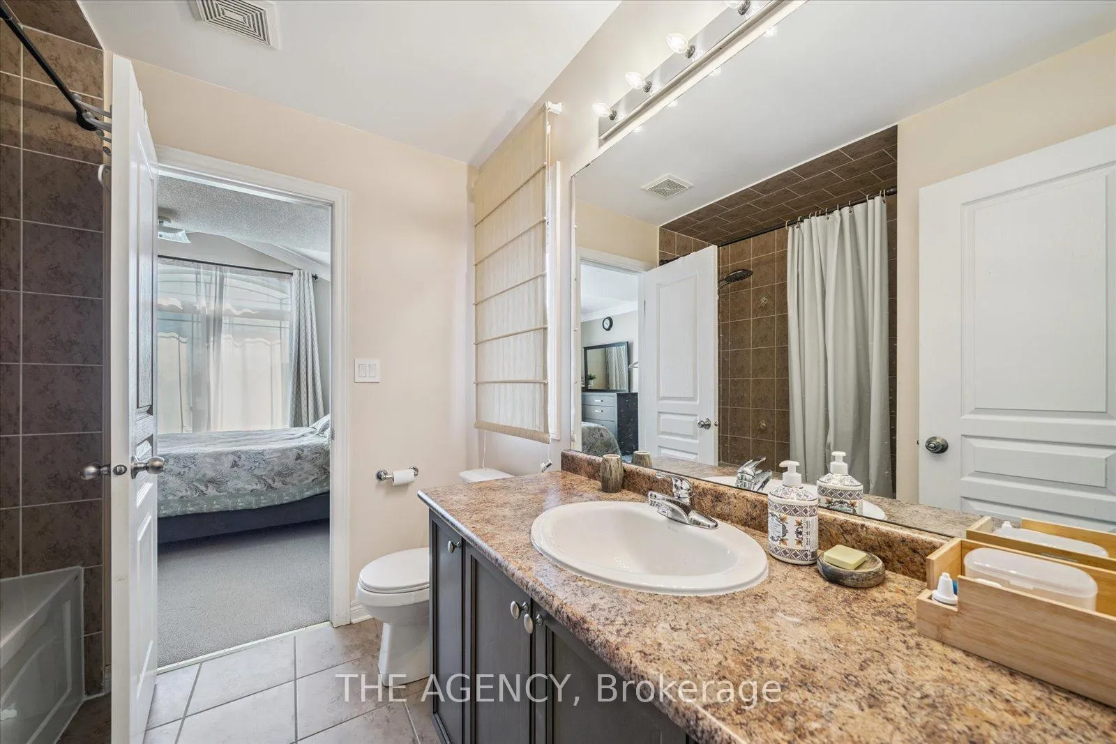 Photo 23 of 32 Timna Crescent, Vaughan, Patterson — HOMEH
