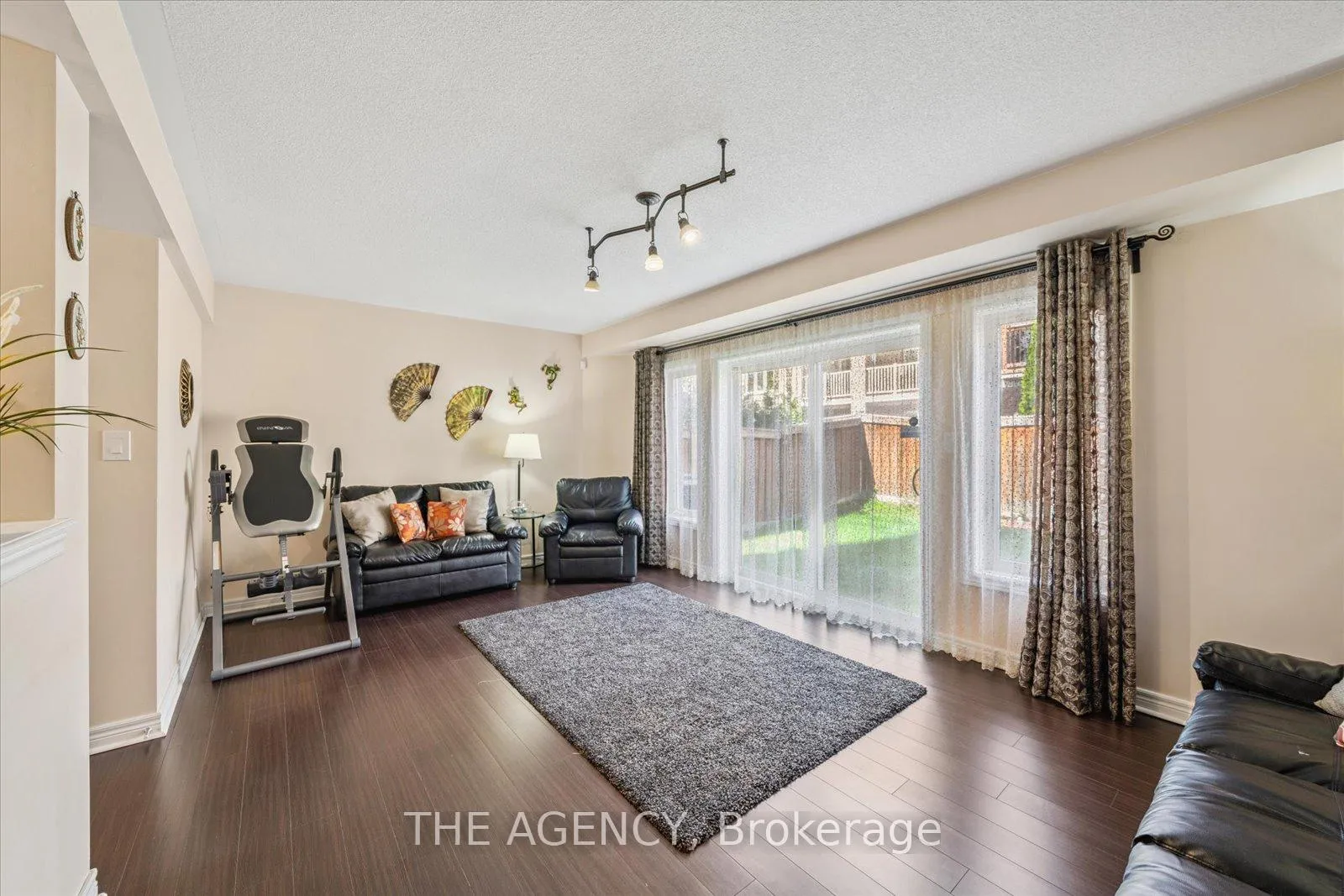 Photo 27 of 32 Timna Crescent, Vaughan, Patterson — HOMEH