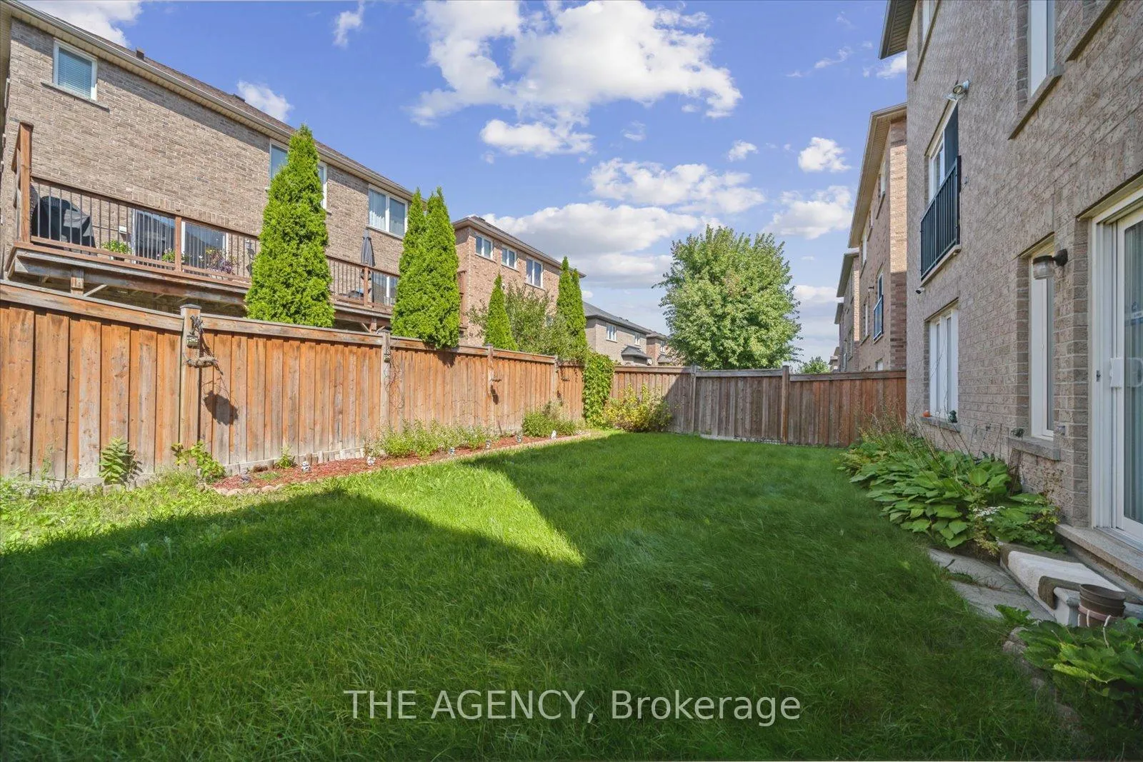 Photo 30 of 32 Timna Crescent, Vaughan, Patterson — HOMEH