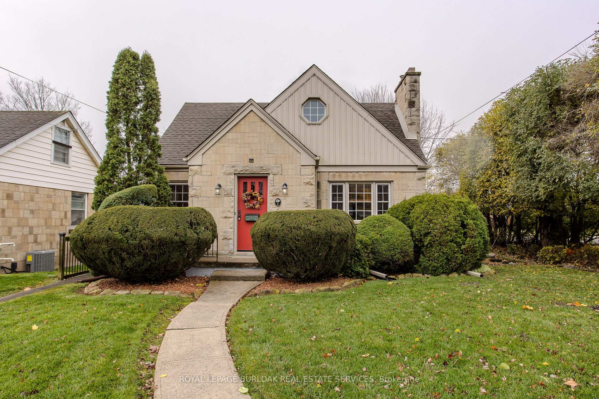 Photo 4 of 1 Wilmar Court, Hamilton, Dundas — HOMEH