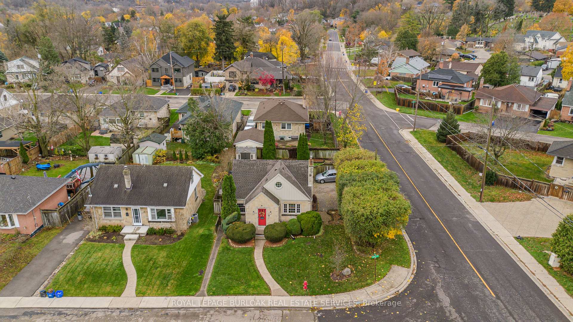 Photo 6 of 1 Wilmar Court, Hamilton, Dundas — HOMEH