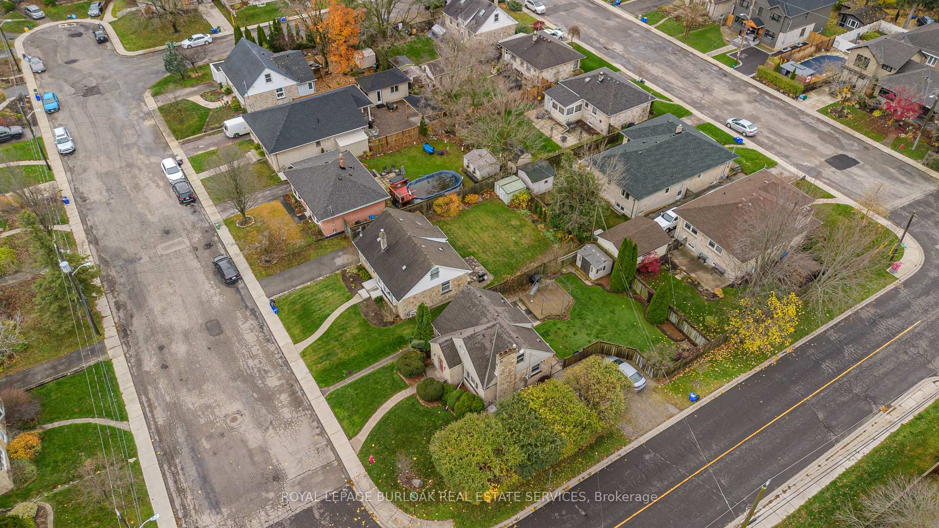 Photo 8 of 1 Wilmar Court, Hamilton, Dundas — HOMEH