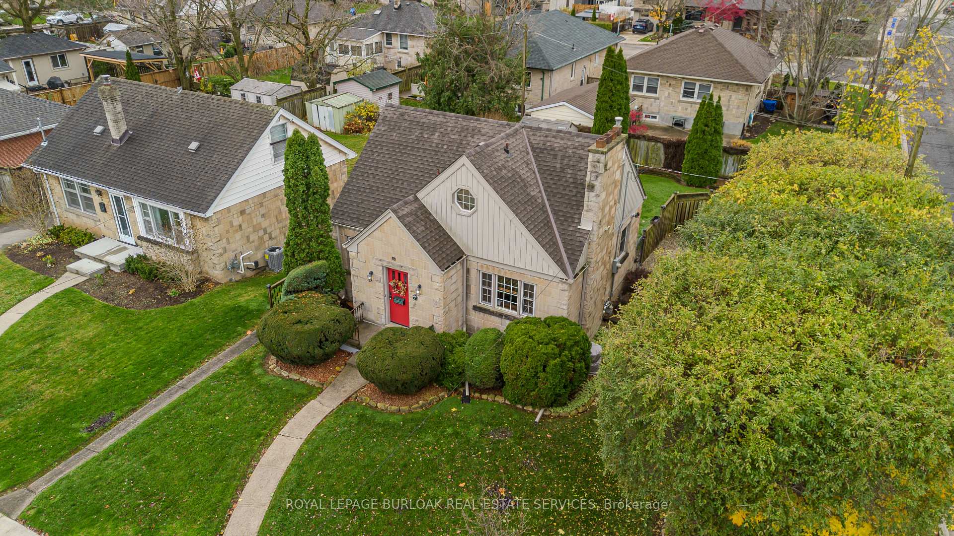 Photo 11 of 1 Wilmar Court, Hamilton, Dundas — HOMEH
