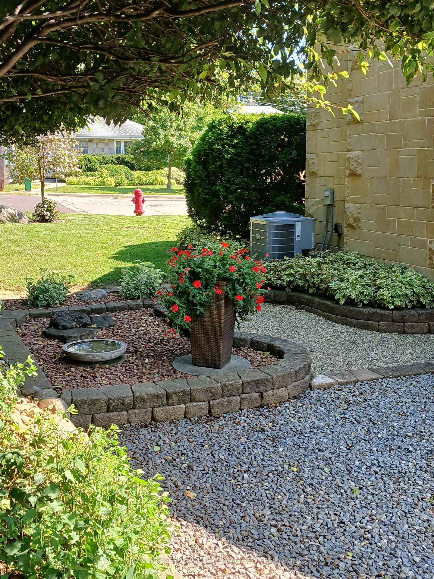 Photo 35 of 1 Wilmar Court, Hamilton, Dundas — HOMEH