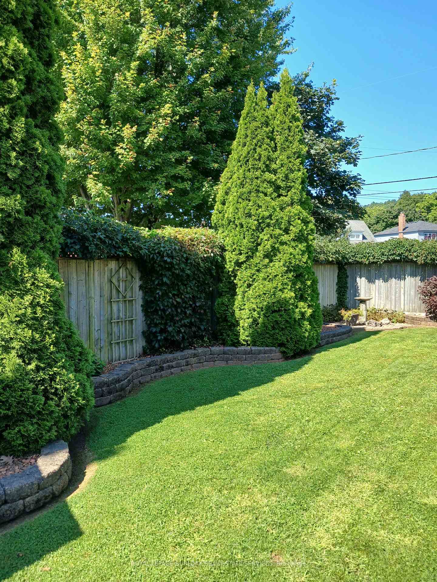 Photo 36 of 1 Wilmar Court, Hamilton, Dundas — HOMEH