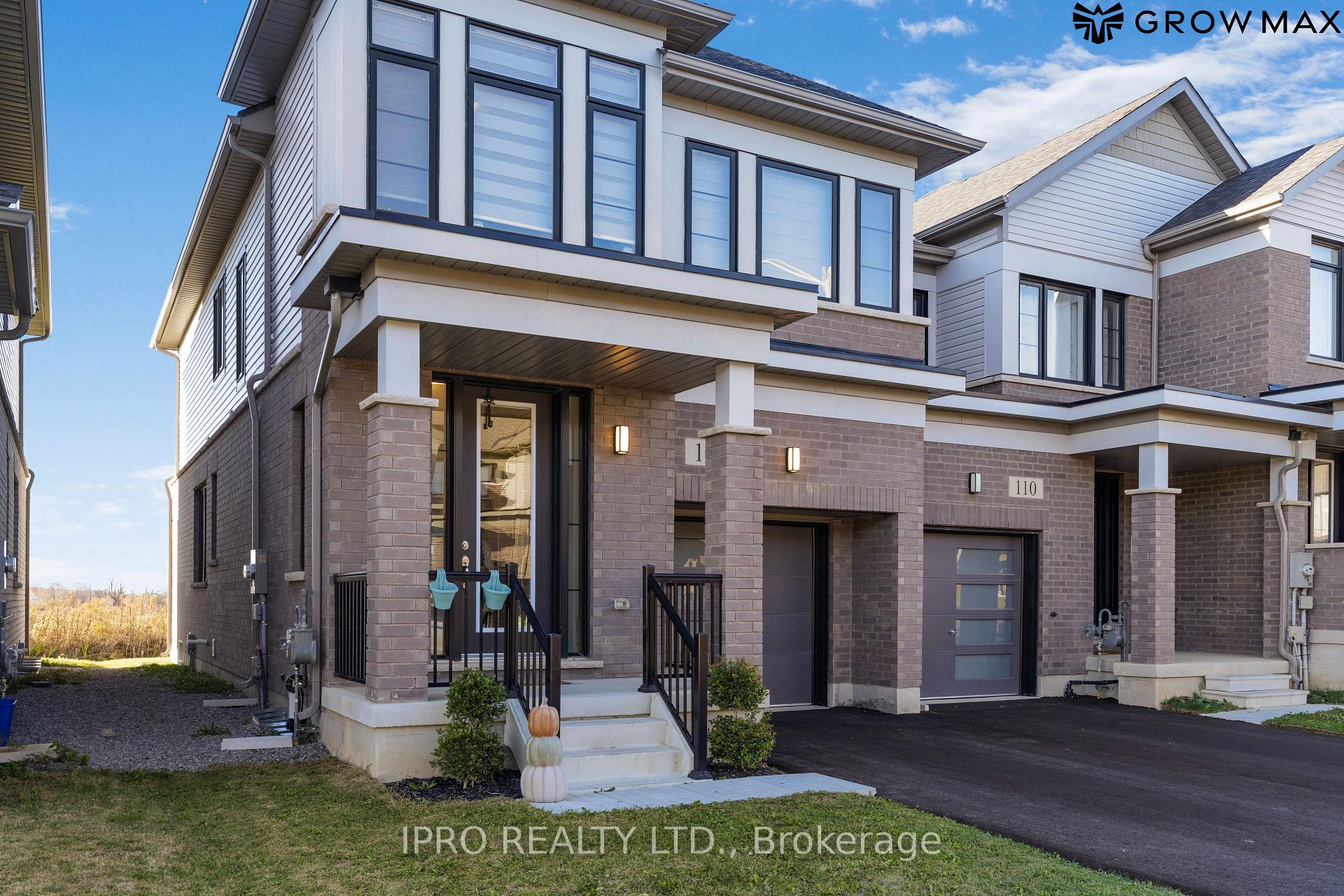 Photo 3 of 112 Freedom Crescent, Hamilton, Mount Hope — HOMEH