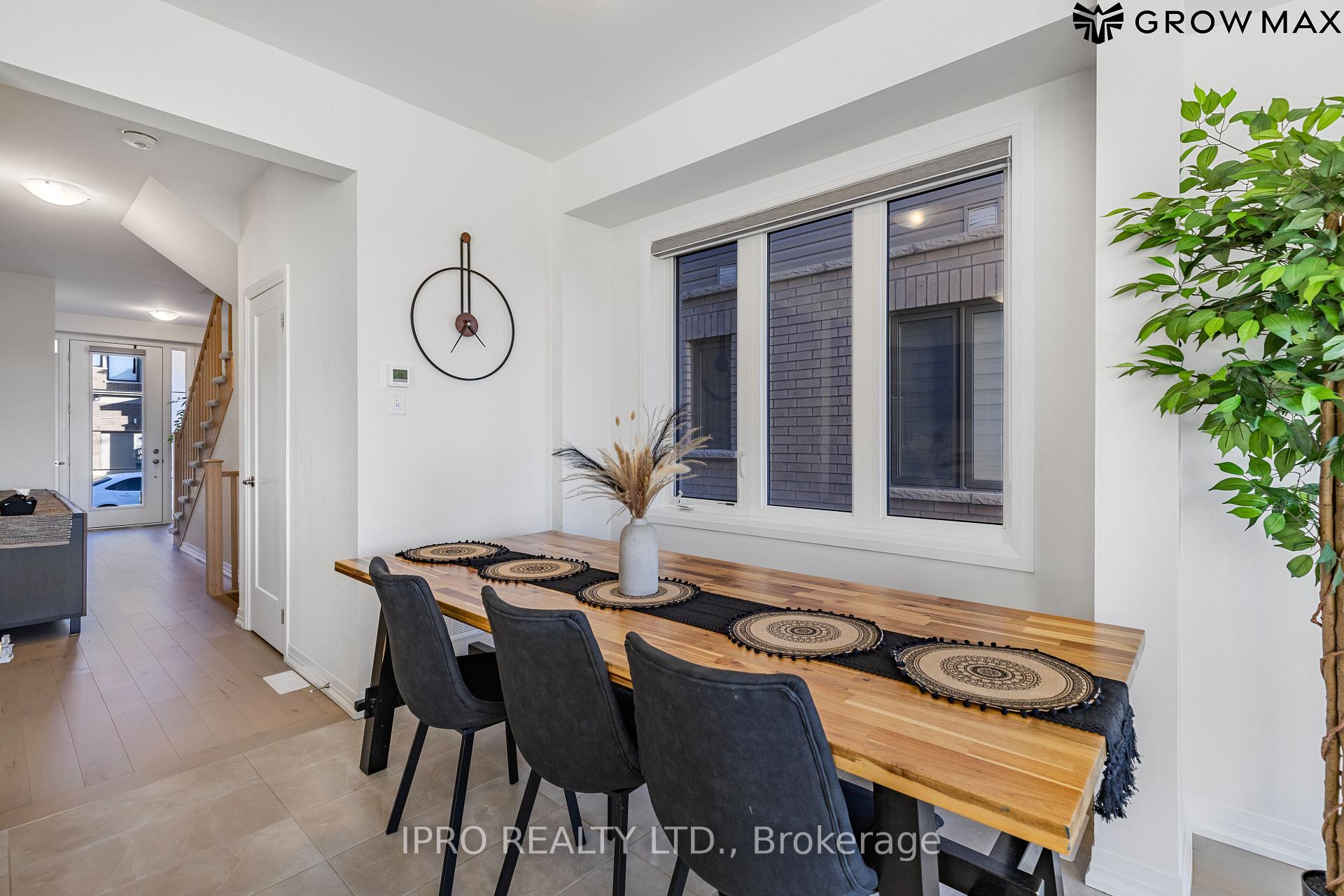 Photo 17 of 112 Freedom Crescent, Hamilton, Mount Hope — HOMEH