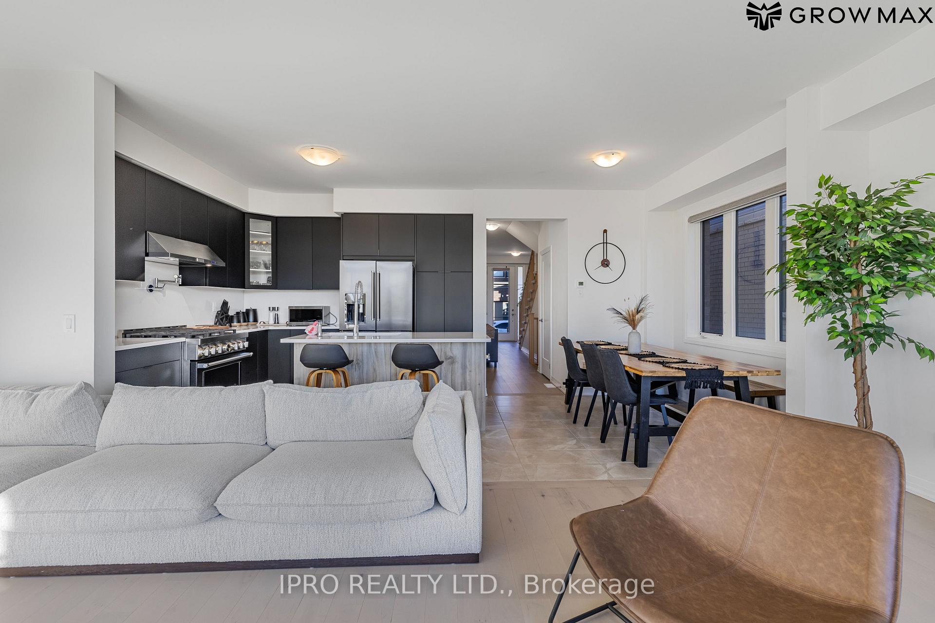 Photo 21 of 112 Freedom Crescent, Hamilton, Mount Hope — HOMEH