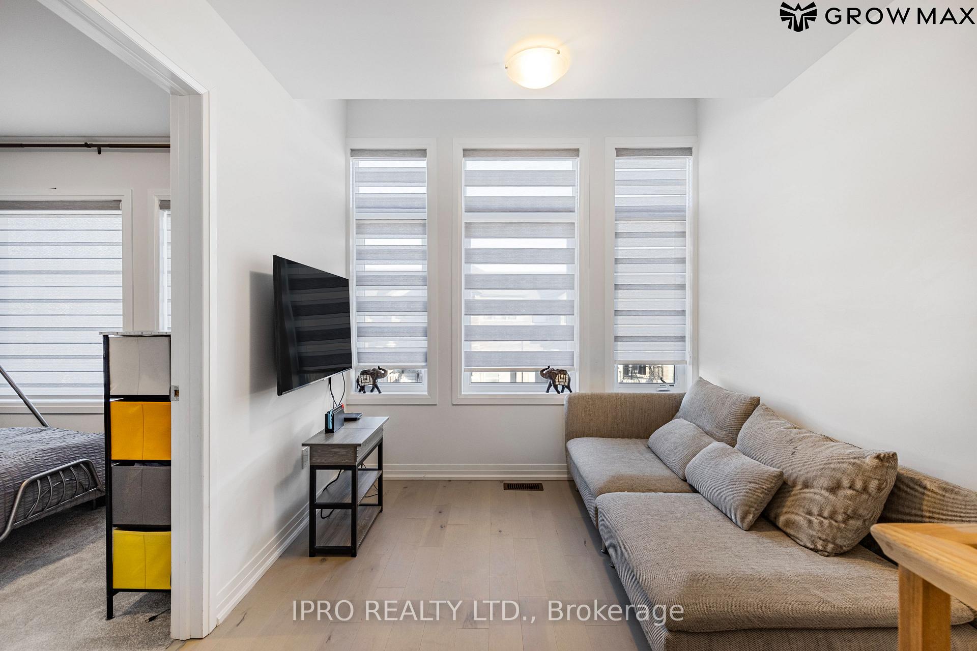 Photo 43 of 112 Freedom Crescent, Hamilton, Mount Hope — HOMEH
