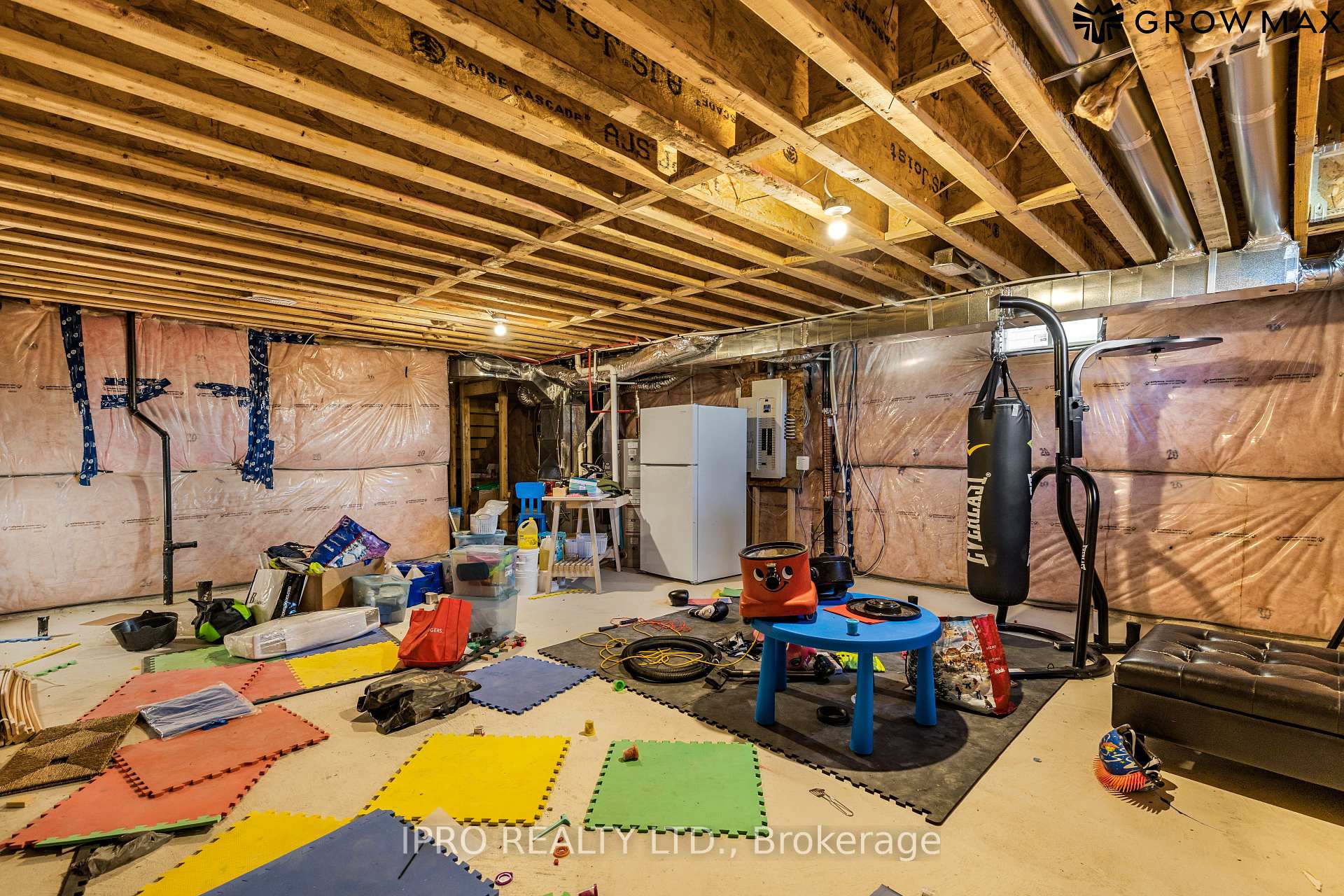 Photo 56 of 112 Freedom Crescent, Hamilton, Mount Hope — HOMEH
