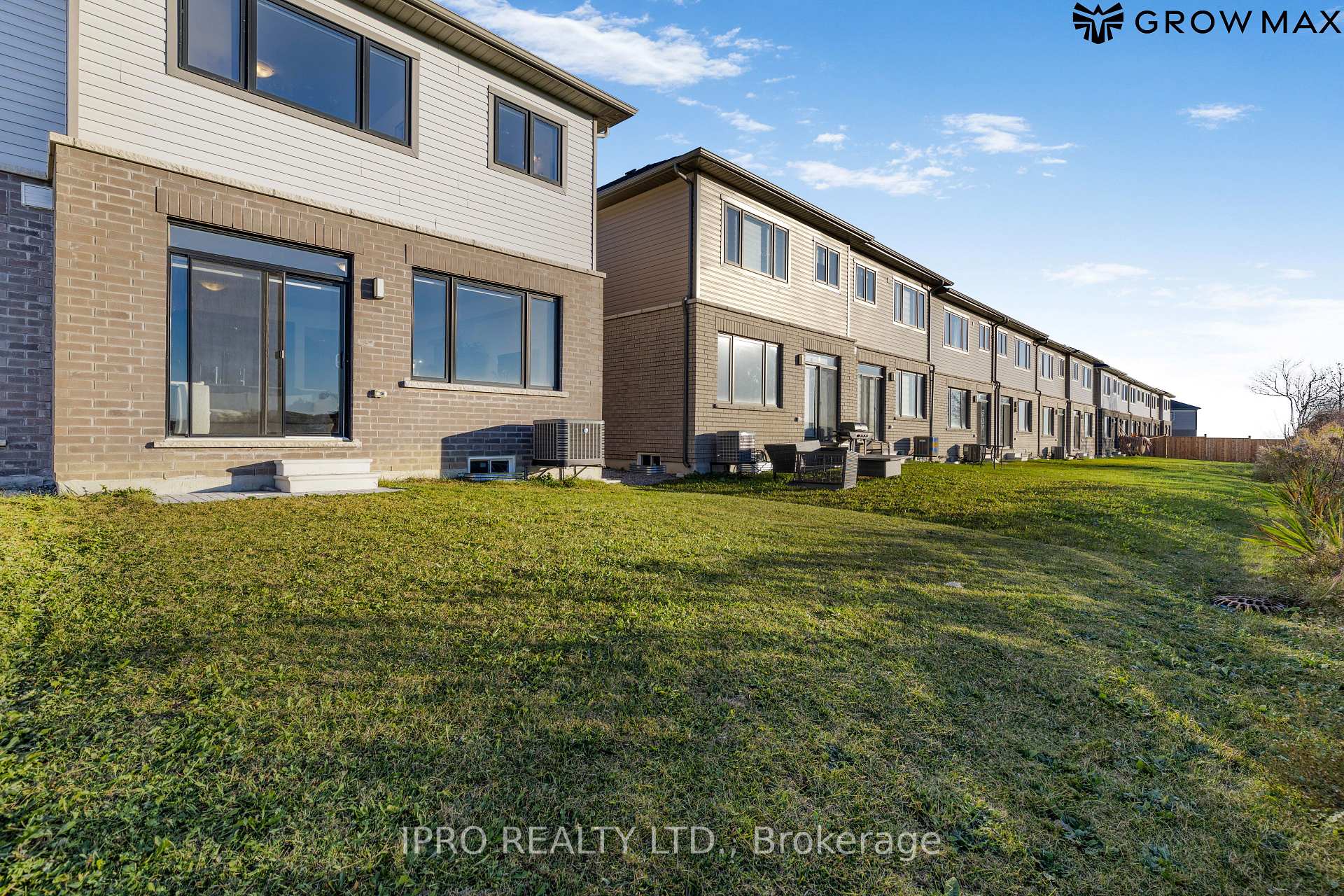 Photo 60 of 112 Freedom Crescent, Hamilton, Mount Hope — HOMEH