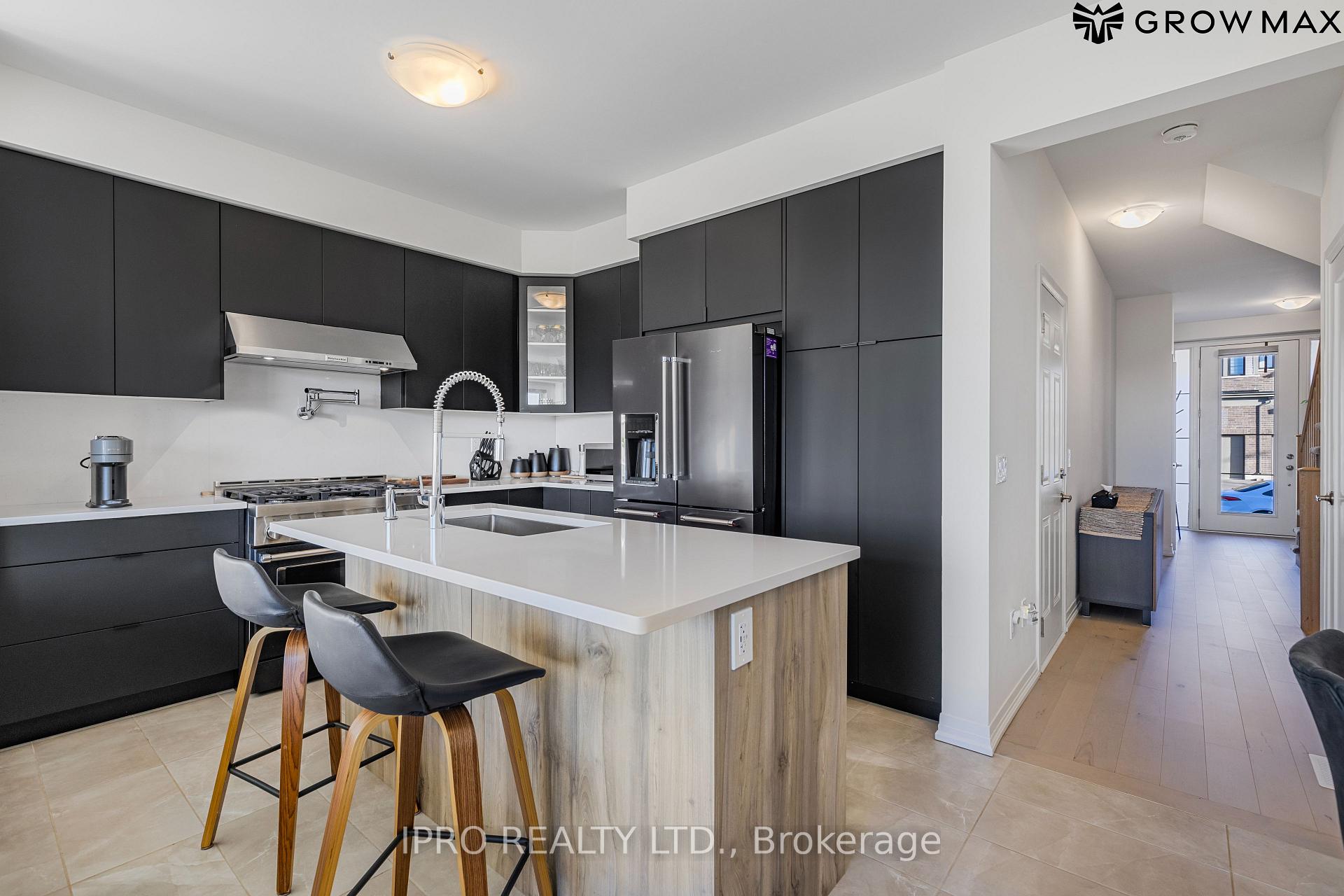 Photo 32 of 112 Freedom Crescent, Hamilton, Mount Hope — HOMEH