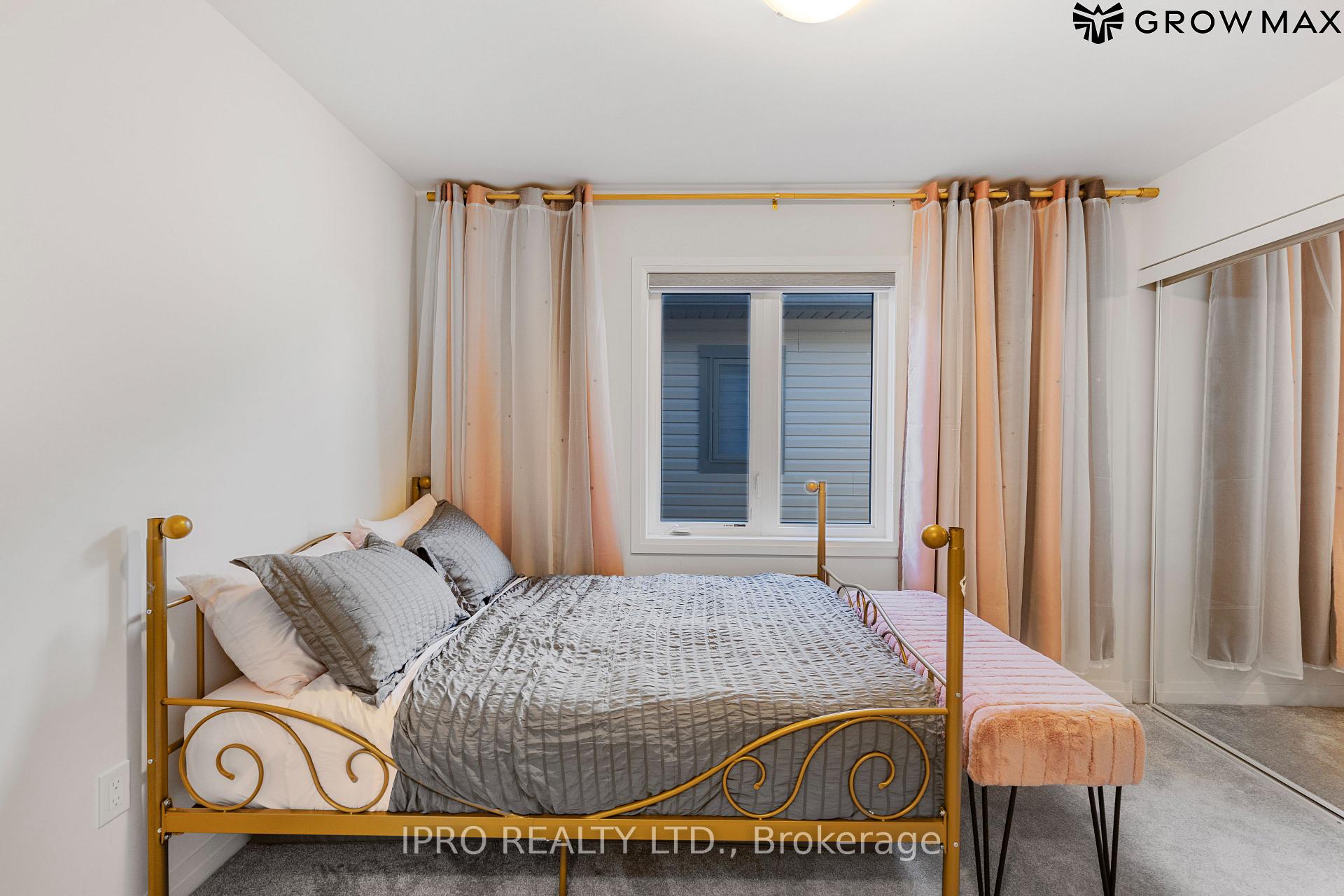 Photo 66 of 112 Freedom Crescent, Hamilton, Mount Hope — HOMEH