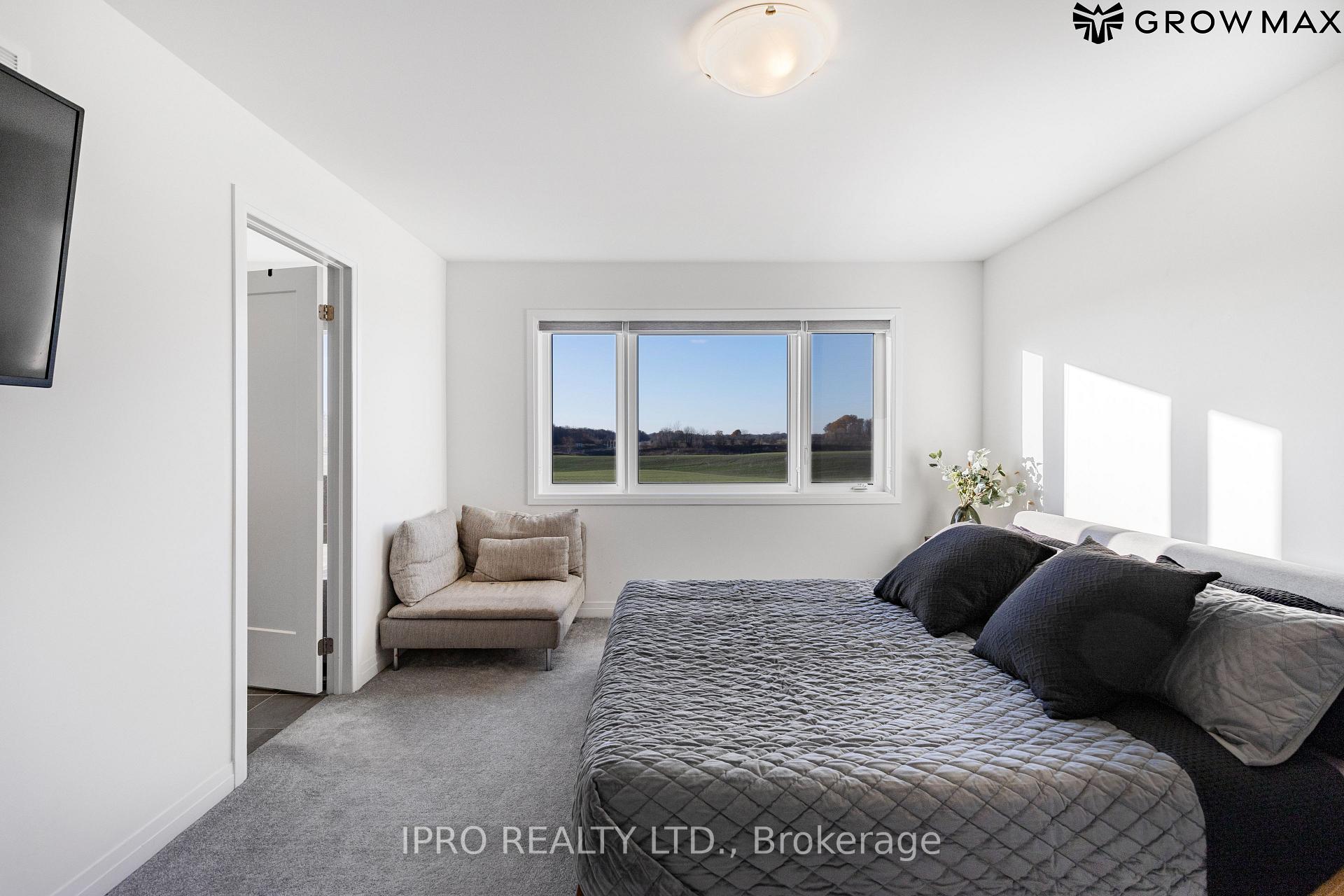 Photo 70 of 112 Freedom Crescent, Hamilton, Mount Hope — HOMEH