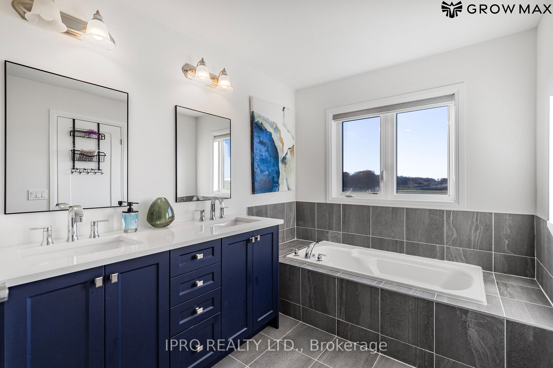Photo 73 of 112 Freedom Crescent, Hamilton, Mount Hope — HOMEH