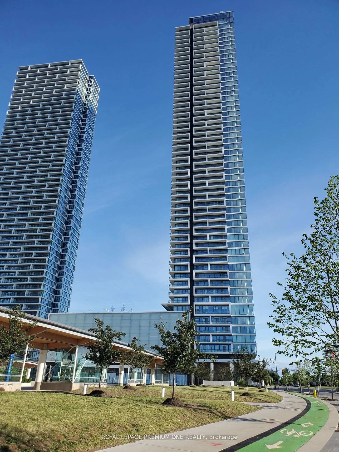Front of Unit 4007, 950 Portage Parkway