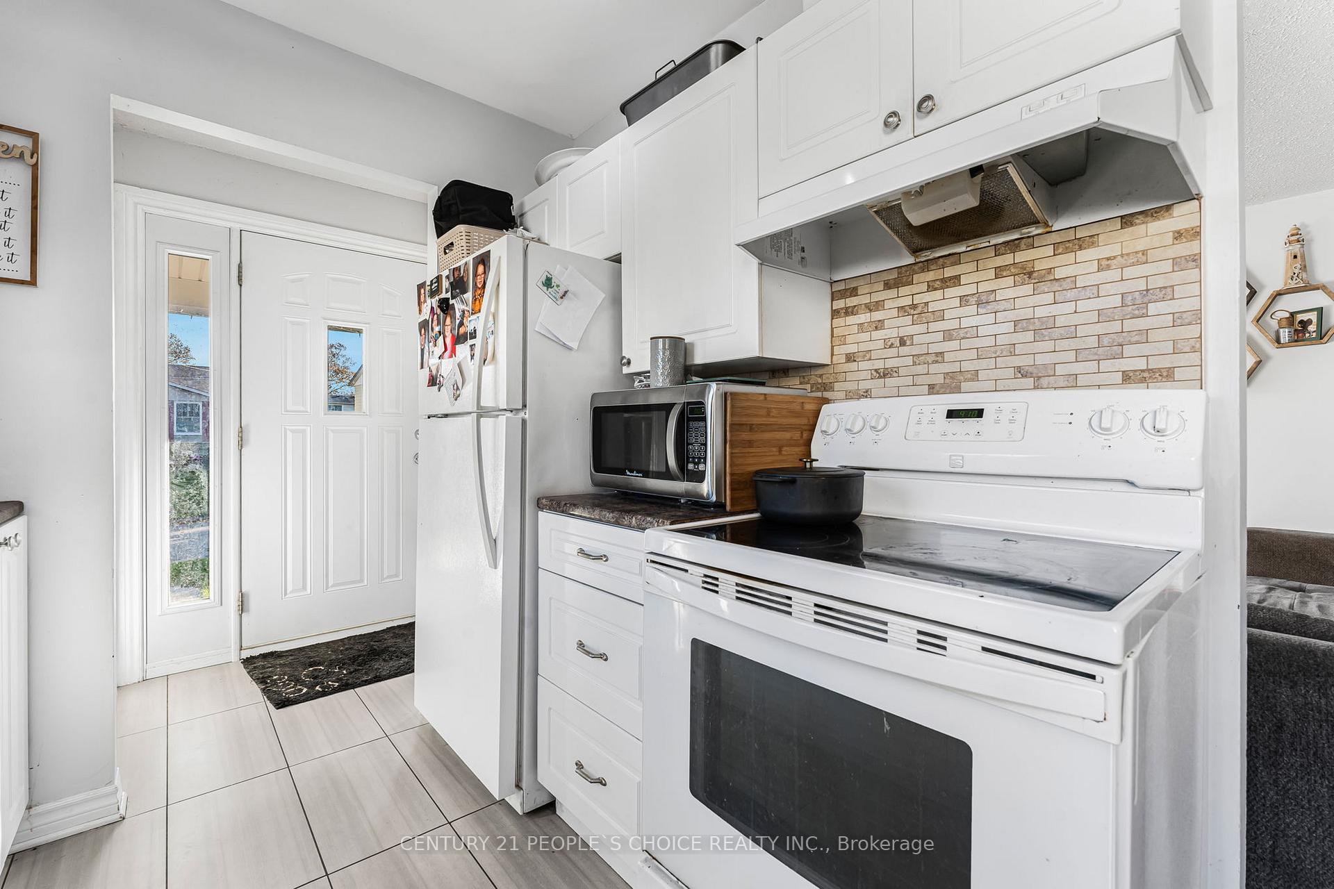 Photo 6 of 49 Hill Park Lane, St. Catharines, Fairview — HOMEH