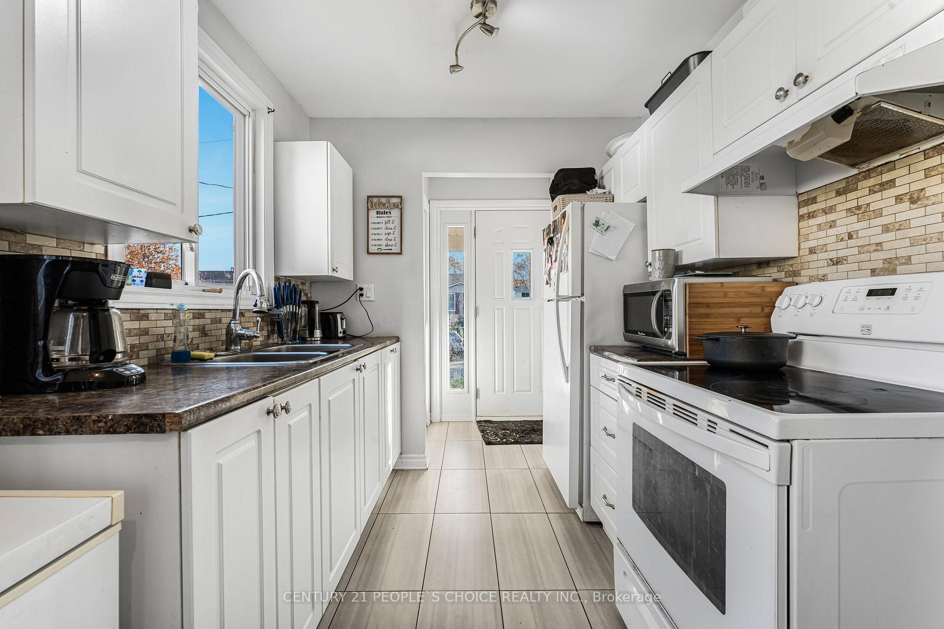 Photo 7 of 49 Hill Park Lane, St. Catharines, Fairview — HOMEH