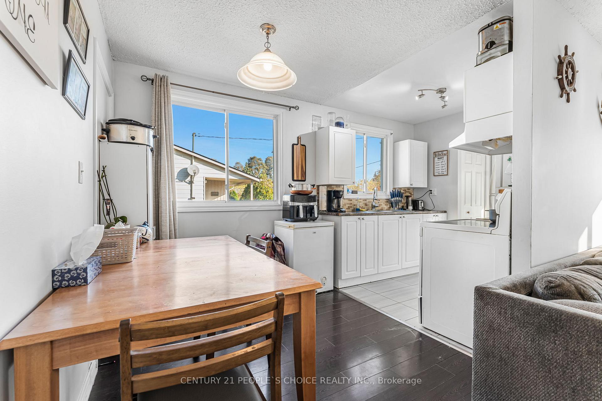 Photo 8 of 49 Hill Park Lane, St. Catharines, Fairview — HOMEH