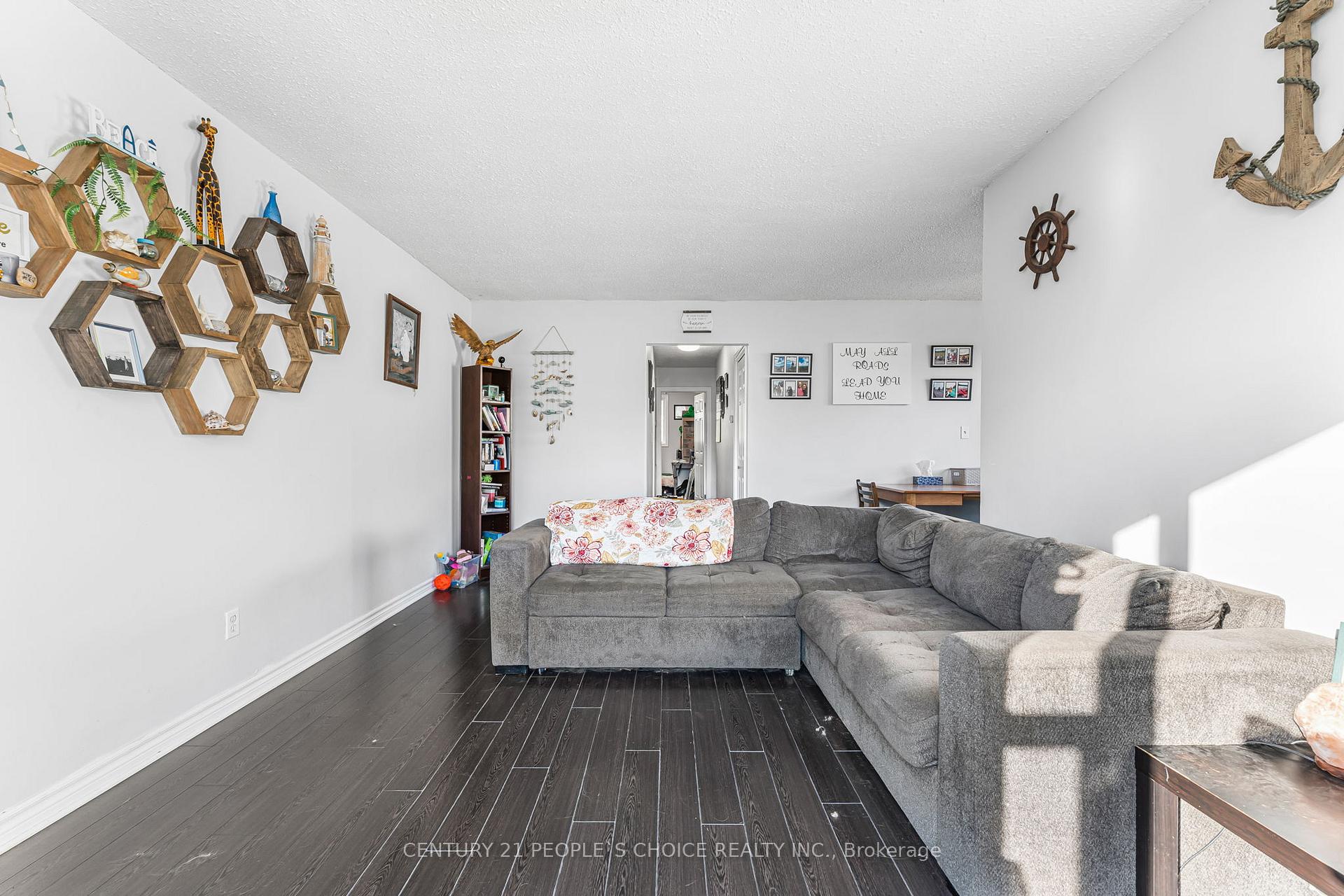 Photo 12 of 49 Hill Park Lane, St. Catharines, Fairview — HOMEH