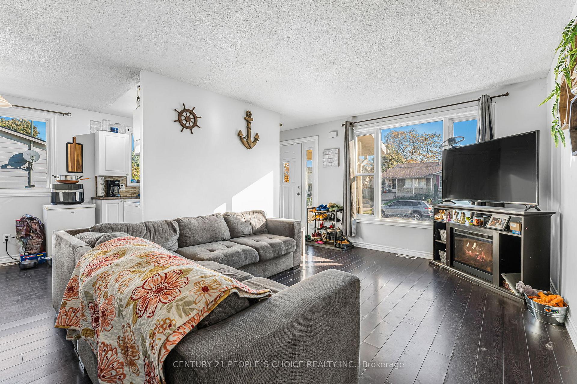 Photo 13 of 49 Hill Park Lane, St. Catharines, Fairview — HOMEH