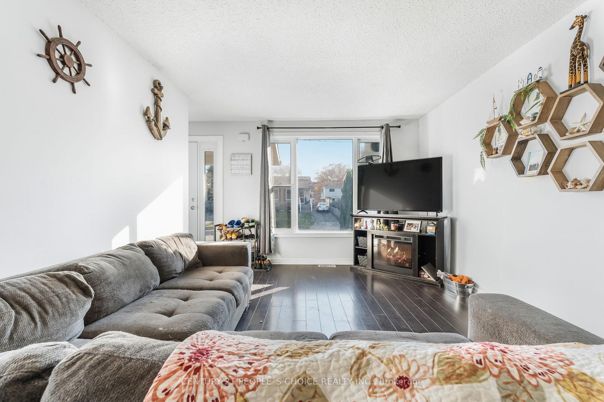 Photo 14 of 49 Hill Park Lane, St. Catharines, Fairview — HOMEH