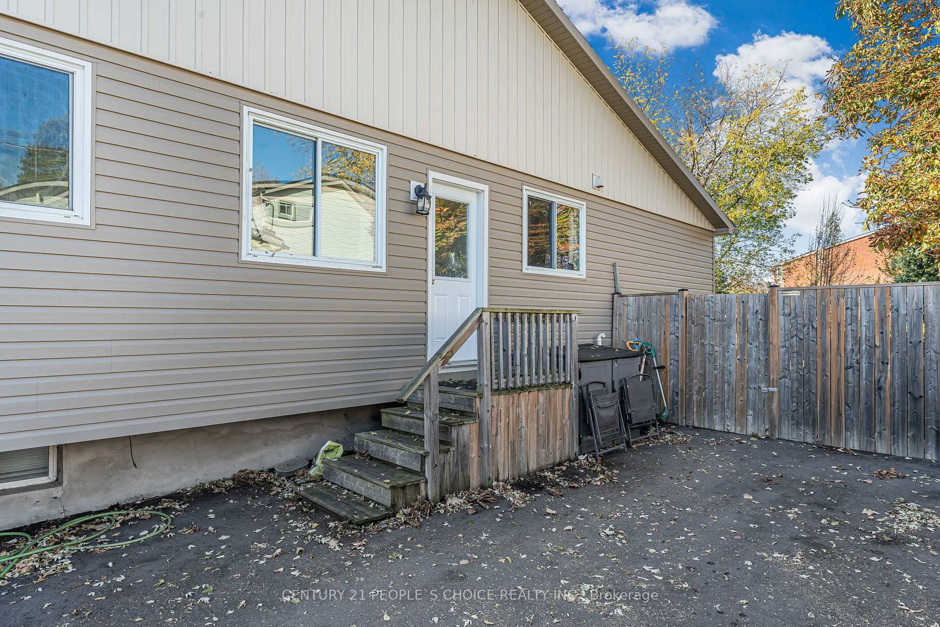 Photo 26 of 49 Hill Park Lane, St. Catharines, Fairview — HOMEH
