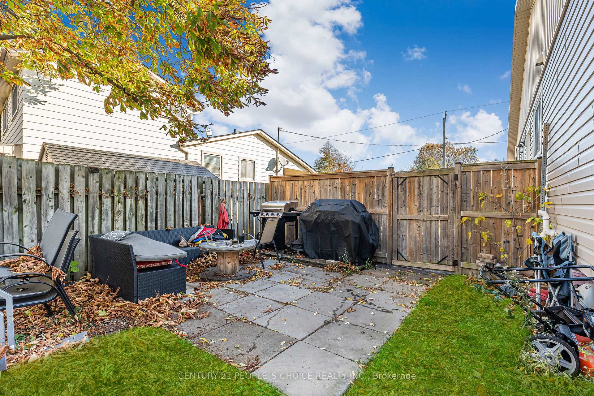 Photo 30 of 49 Hill Park Lane, St. Catharines, Fairview — HOMEH