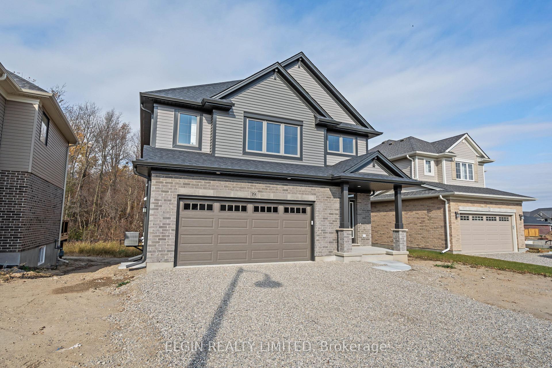 Photo 3 of 39 Dunning Way, St. Thomas — HOMEH