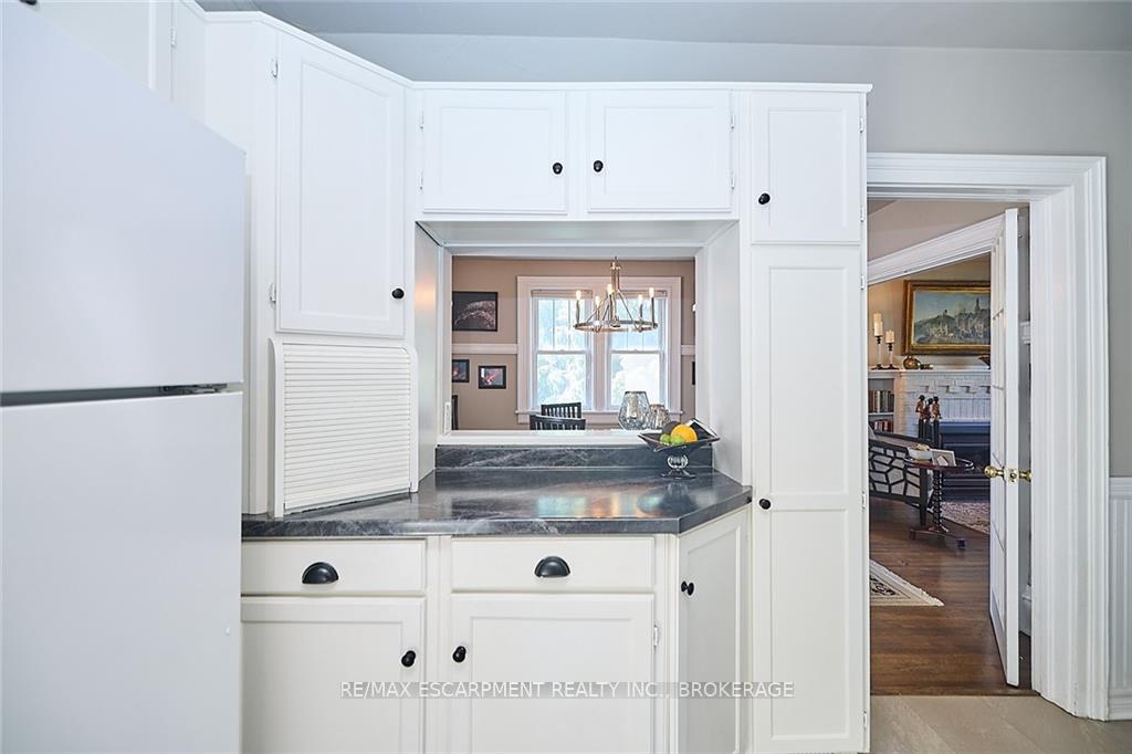 Photo 9 of 676 Niagara Street, St. Catharines, Bunting/Linwell — HOMEH