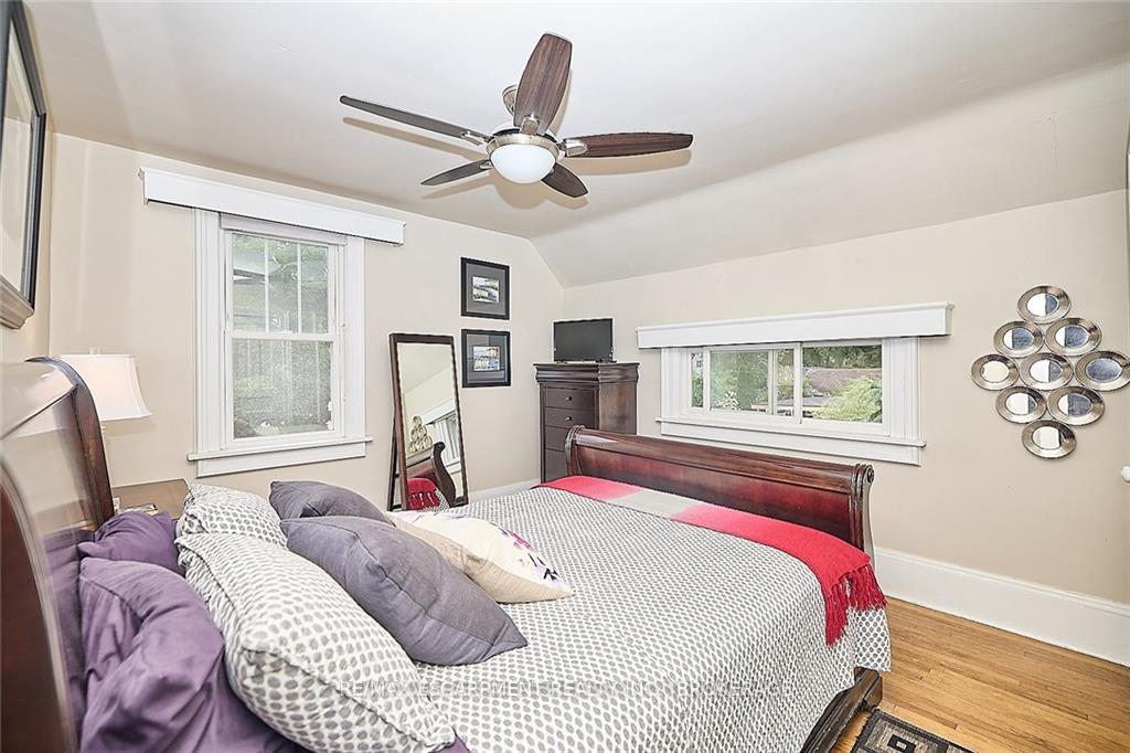 Photo 10 of 676 Niagara Street, St. Catharines, Bunting/Linwell — HOMEH