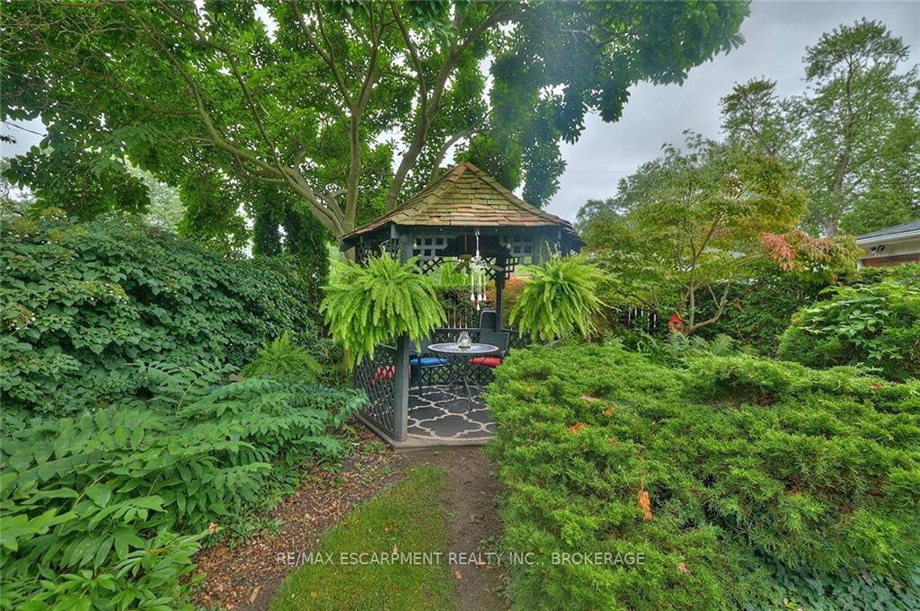 Photo 20 of 676 Niagara Street, St. Catharines, Bunting/Linwell — HOMEH