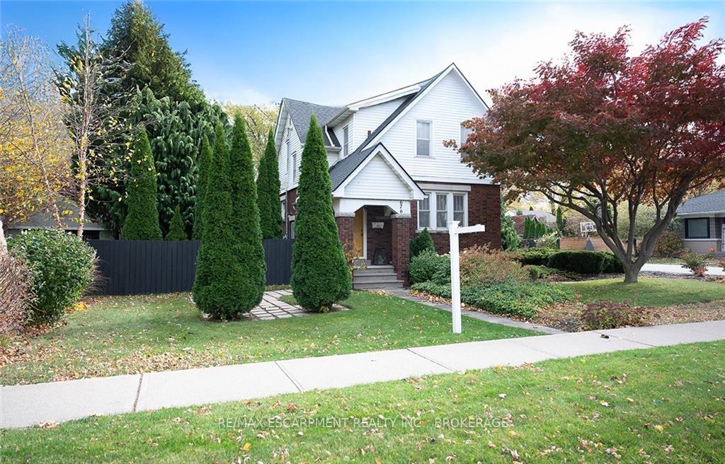 Photo 2 of 676 Niagara Street, St. Catharines, Bunting/Linwell — HOMEH