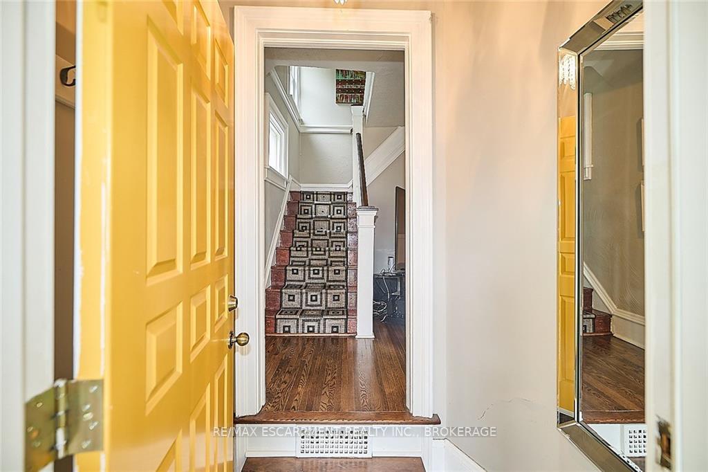 Photo 22 of 676 Niagara Street, St. Catharines, Bunting/Linwell — HOMEH