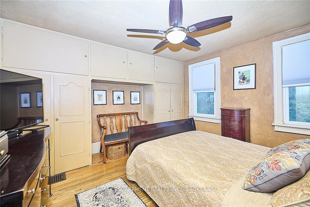 Photo 31 of 676 Niagara Street, St. Catharines, Bunting/Linwell — HOMEH