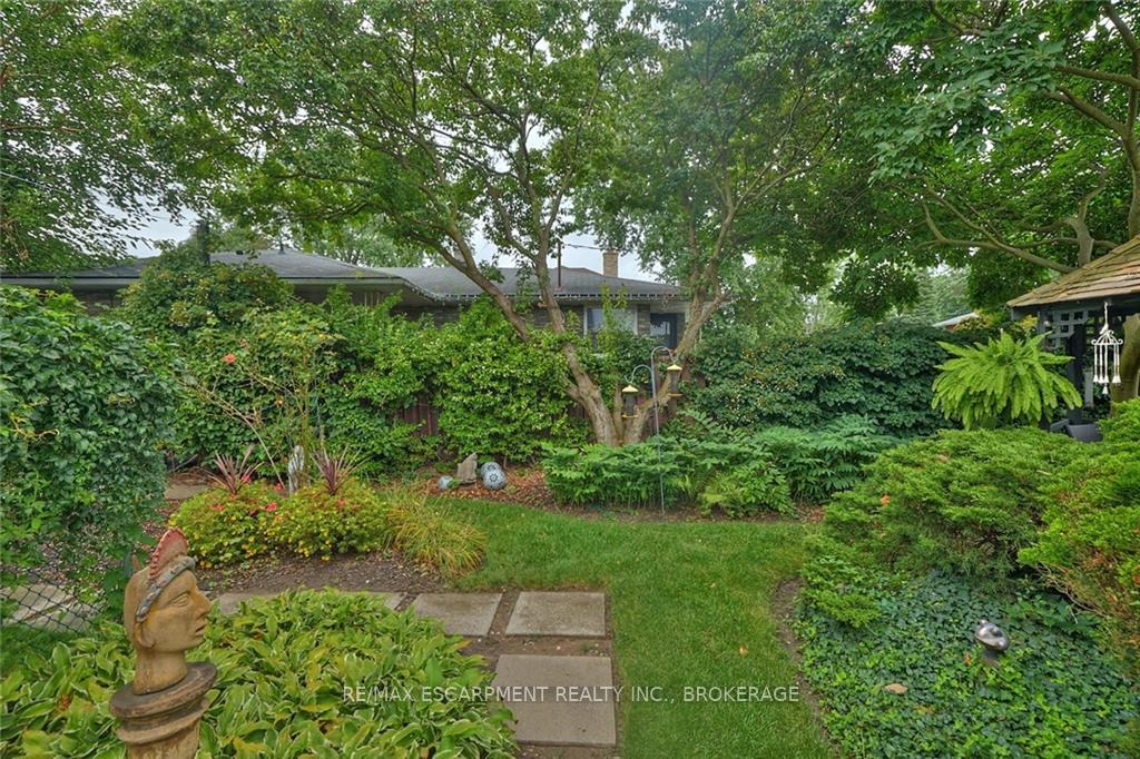 Photo 38 of 676 Niagara Street, St. Catharines, Bunting/Linwell — HOMEH