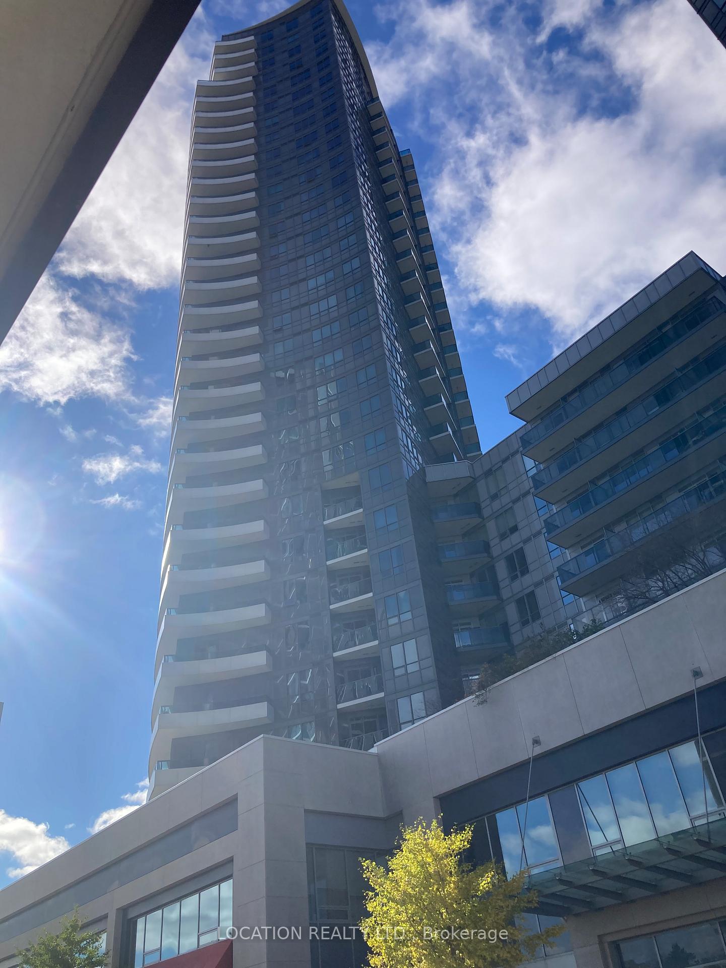 Photo 10 of Unit 1533, 7161 Yonge Street, Markham, Thornhill — HOMEH