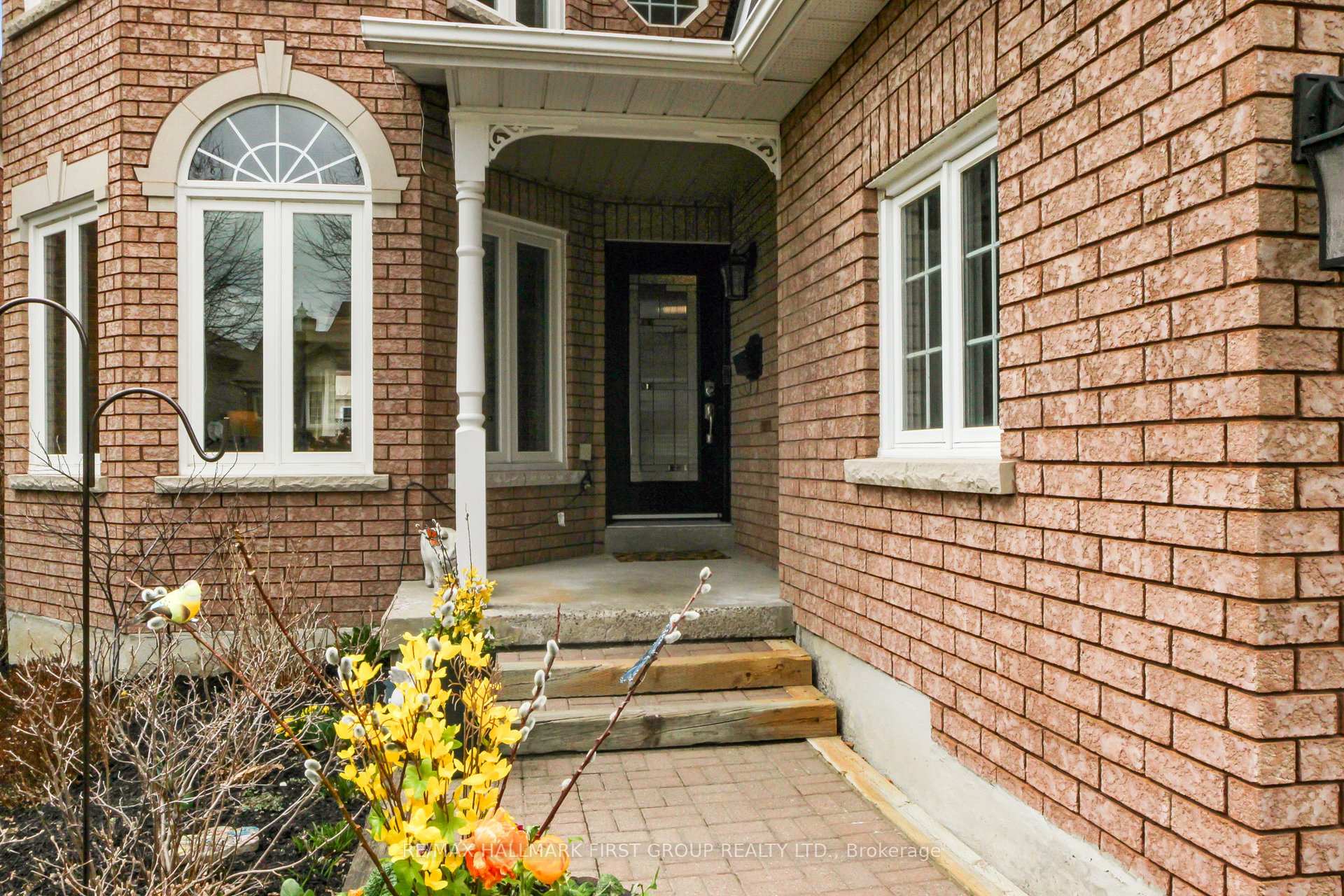 Photo 4 of 65 Mortimer Crescent, Ajax, Central West — HOMEH