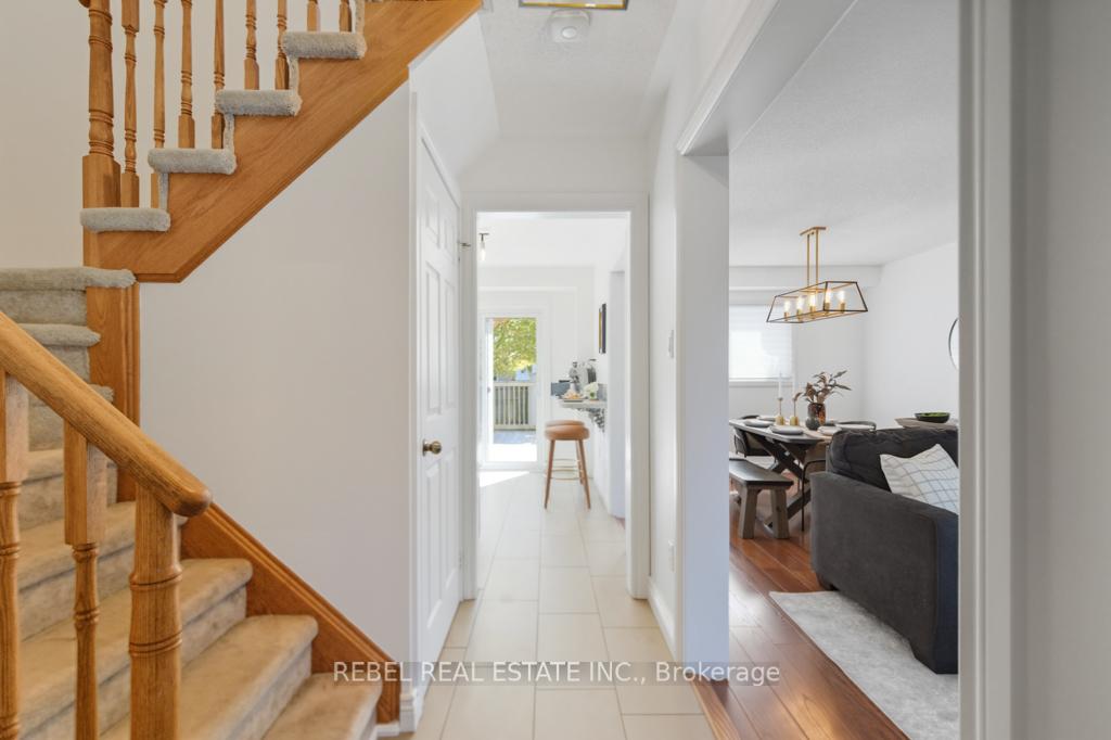 Photo 5 of 15 John Walter Crescent, Clarington, Courtice — HOMEH